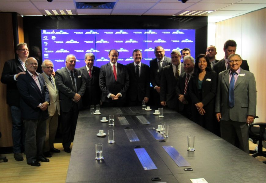 Arício Resende participa de reunião no Ministério da Educação sobre Diretrizes educacionais para a Engenharia