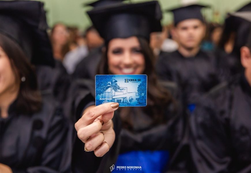 Engenharia da Produção: Crea-SE entrega Carteiras de Autorização para Registro Profissional a recém-formados da Fanese