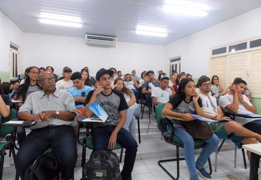 Crea-SE debate os rumos da formação profissional com professores e alunos do curso de Agropecuária do IFS – Glória