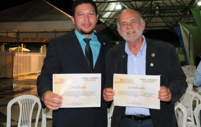 Arício Resende recebe o Prêmio Personalidade do Ano pelo trabalho  em defesa da Engenharia, Agronomia e Geociências em Sergipe
