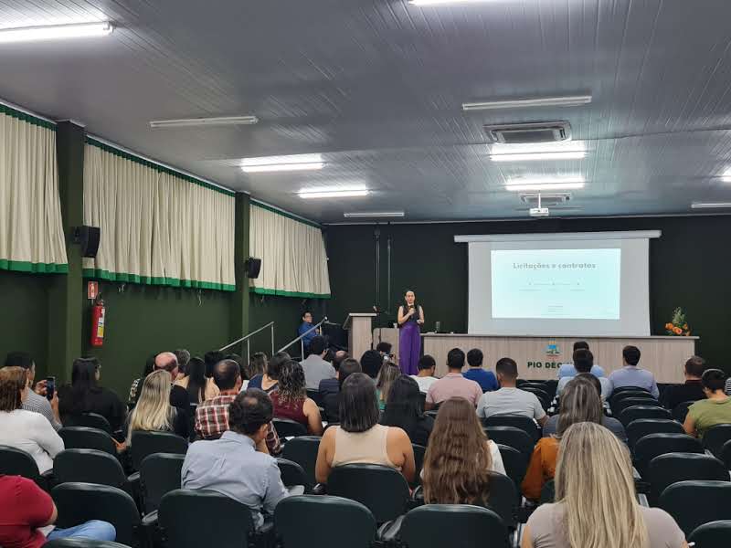 Profissionais da engenharia participam, em Aracaju, de curso sobre as novas regras da Lei de Licitação